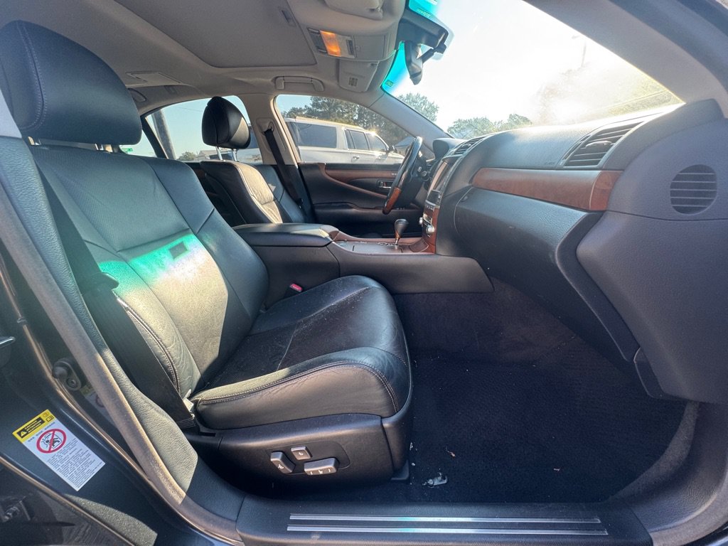 Used 2011 Lexus LS 460 AWD w/ Comfort Pkg image 10