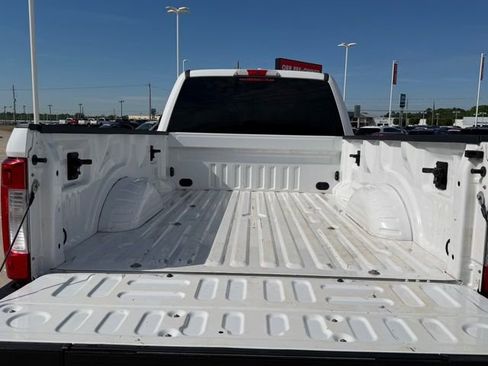 Used 2019 Ford F350 XLT w/ XLT Premium Package image 9