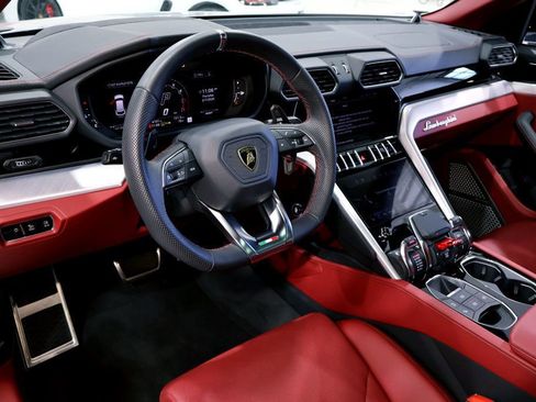 Used 2022 Lamborghini Urus AWD/4WD image 31