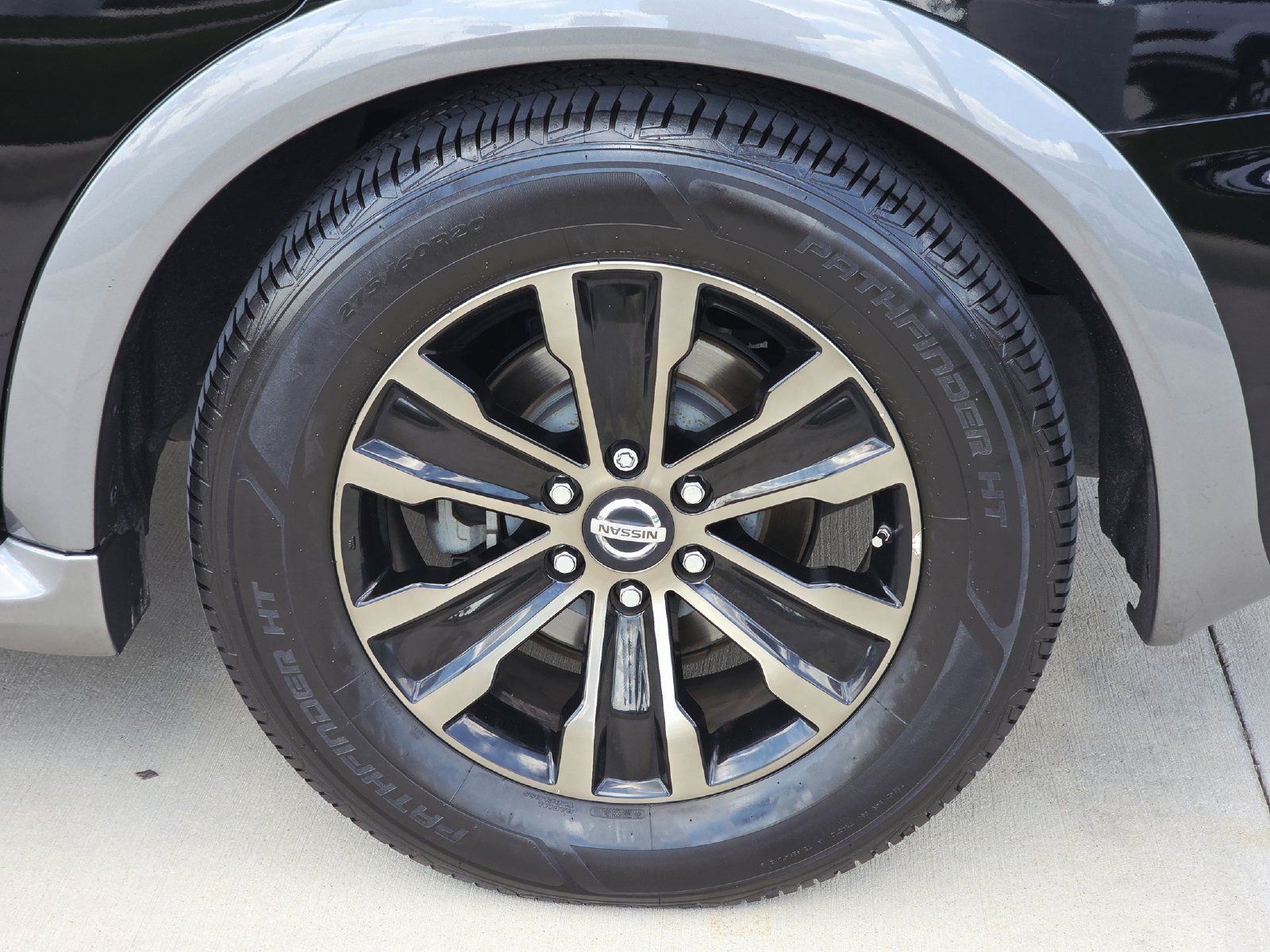 Used 2017 Nissan Armada Platinum RWD image 8