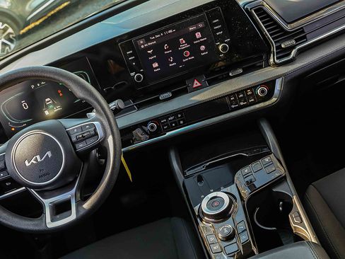 Used 2023 Kia Sportage LX image 18