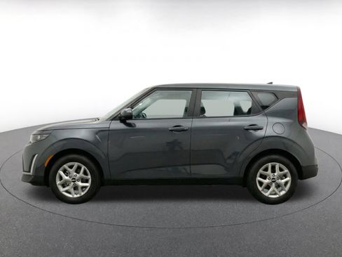 Used 2025 Kia Soul LX w/ LX Technology Package FWD image 4