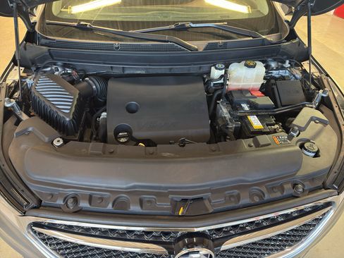 Used 2018 Buick Enclave Avenir w/ Avenir Technology Package AWD/4WD image 32