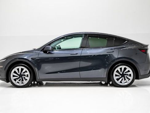 Used 2026 Tesla Model Y AWD image 24