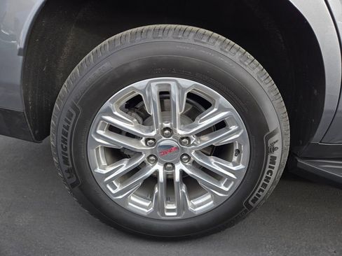 Used 2022 GMC Yukon SLE w/ Gmc Pro Safety Plus Package image 3