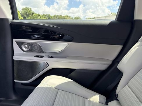 New 2026 Lincoln Nautilus Reserve AWD/4WD image 15