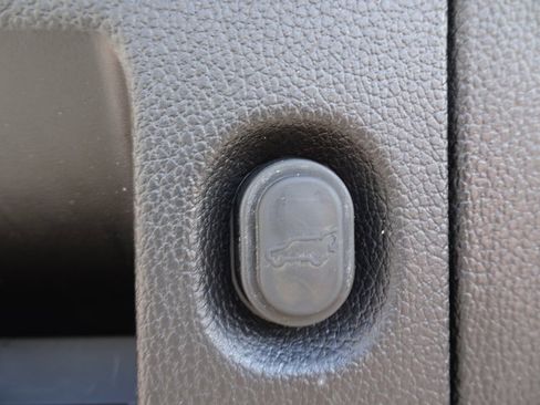 Used 2019 GMC Yukon SLT image 30