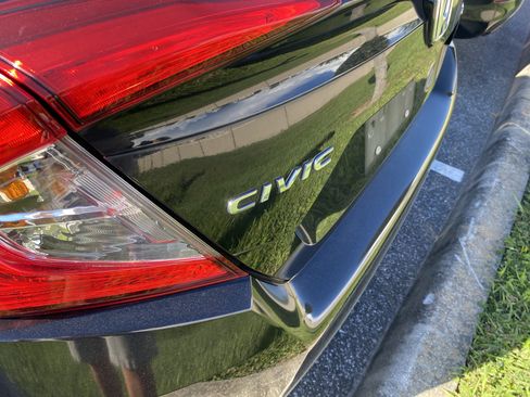 Used 2021 Honda Civic Sport image 22