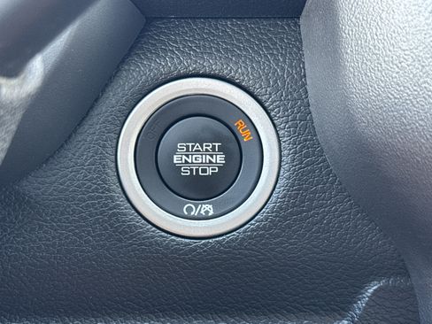 Certified 2025 RAM 2500 Big Horn AWD/4WD image 15