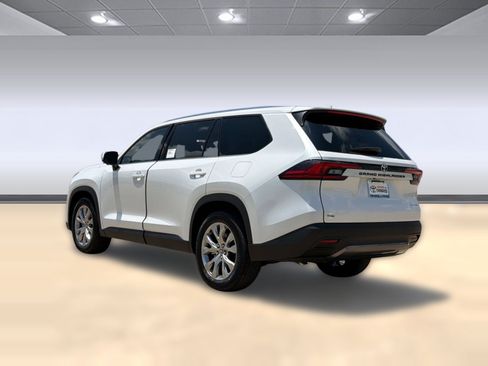 New 2026 Toyota Grand Highlander FWD image 3