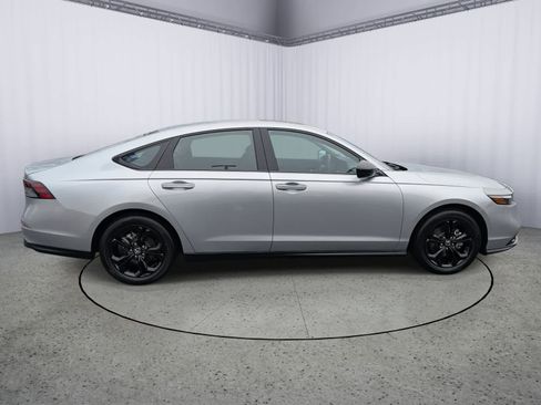 Certified 2025 Honda Accord SE image 2