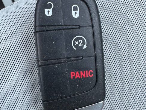 Used 2016 Jeep Renegade Latitude image 11