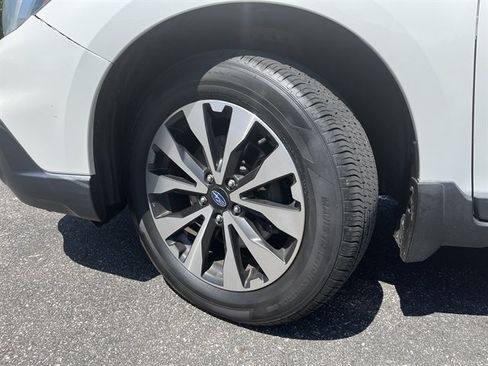 Used 2017 Subaru Outback 3.6R Limited AWD/4WD image 14