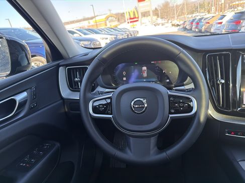 Certified 2025 Volvo XC60 B5 Plus AWD/4WD image 7