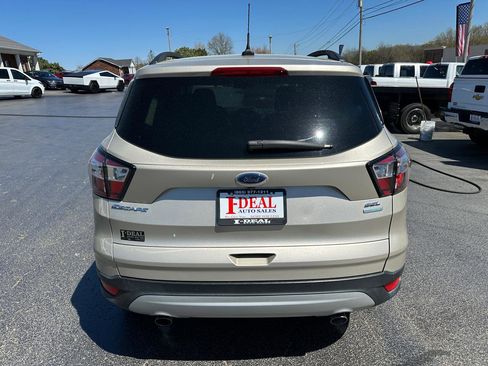 Used 2018 Ford Escape SEL image 3
