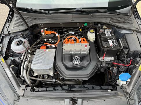 Used 2016 Volkswagen e-Golf SEL Premium w/ Driver Assistance Package image 10