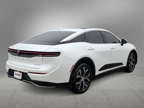 Used 2024 Toyota Crown Limited image 8