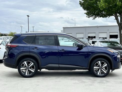 Used 2026 Nissan Rogue SL AWD/4WD image 3