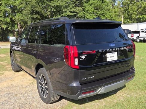 Used 2025 Ford Expedition Platinum AWD/4WD image 12