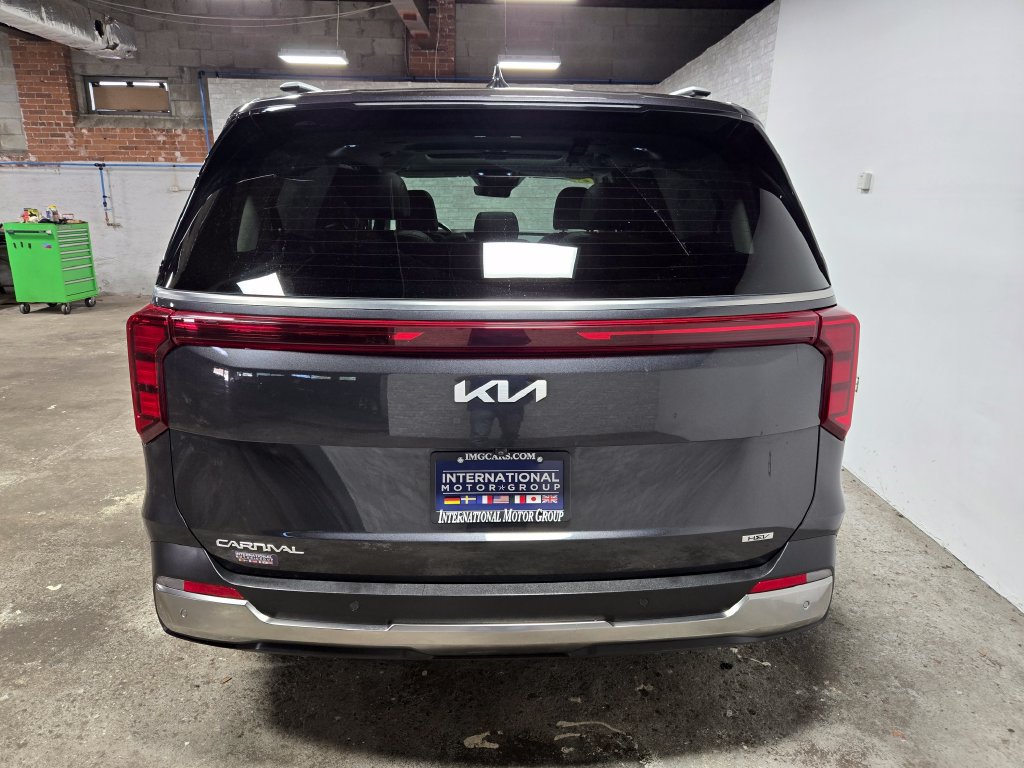 Used 2025 Kia Carnival SX FWD image 52