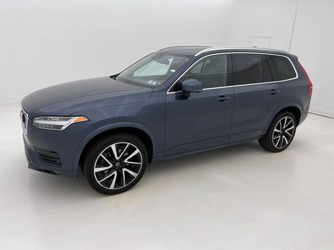 Used 2020 Volvo XC90 T6 Momentum w/ Protection Package image 5