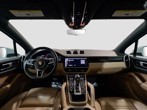 Used 2021 Porsche Cayenne image 18