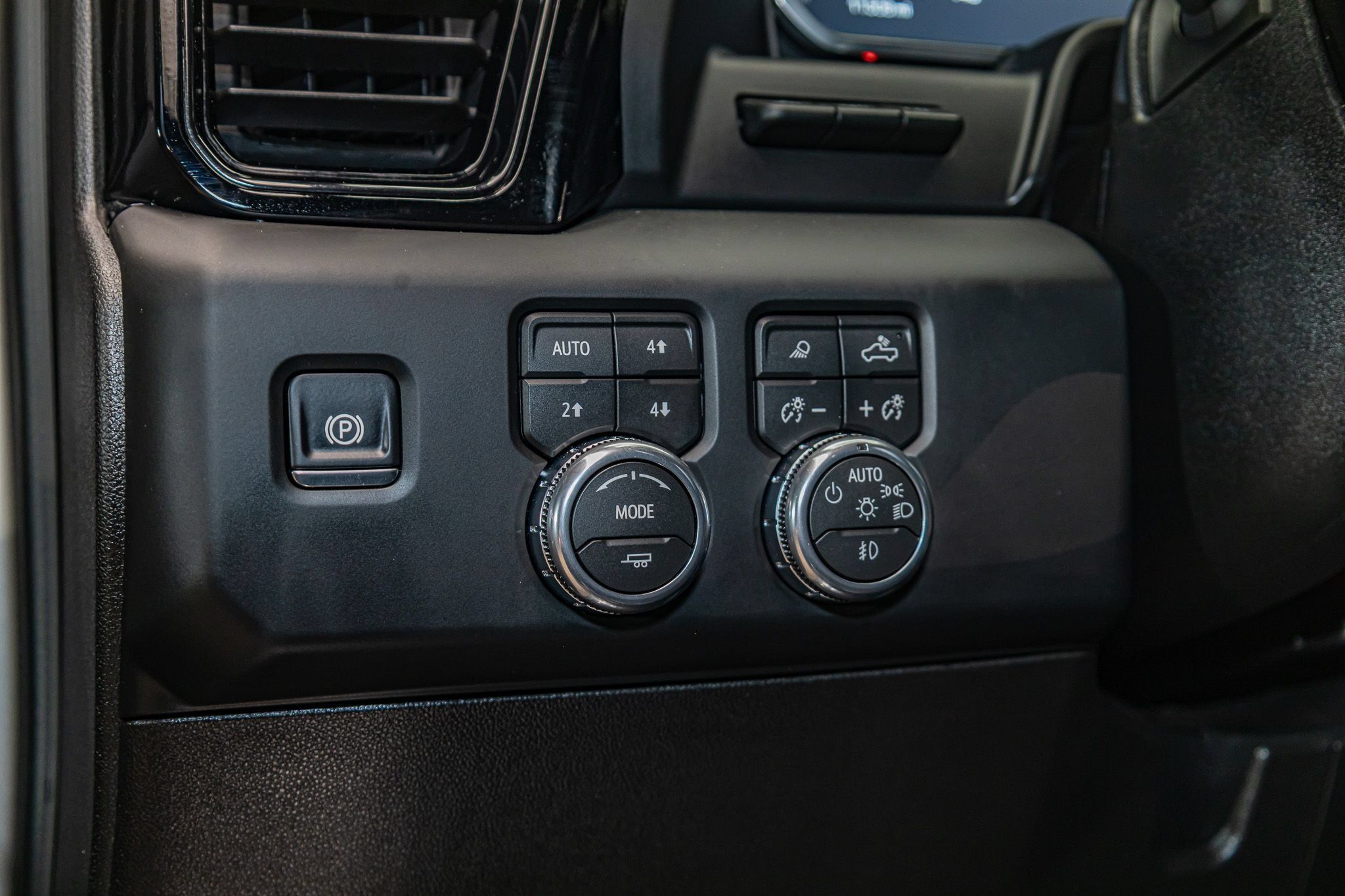 Used 2026 GMC Sierra 2500 AT4 w/ AT4 Premium Plus Package AWD/4WD image 20