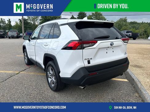 Used 2022 Toyota RAV4 XLE w/ Convenience Package AWD/4WD image 3