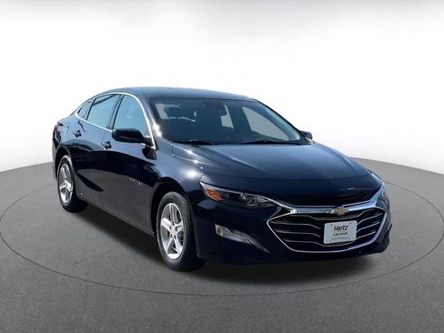 Used 2024 Chevrolet Malibu LT image 3