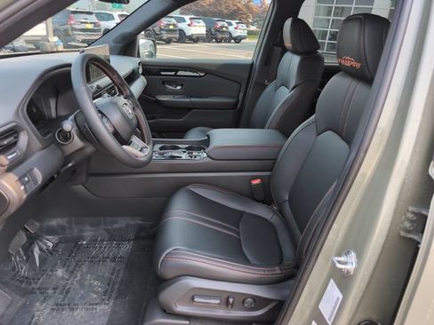 Used 2026 Honda Pilot TrailSport image 16