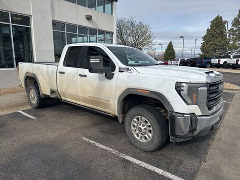 Used 2024 GMC Sierra 2500 Pro w/ Convenience Package image 2