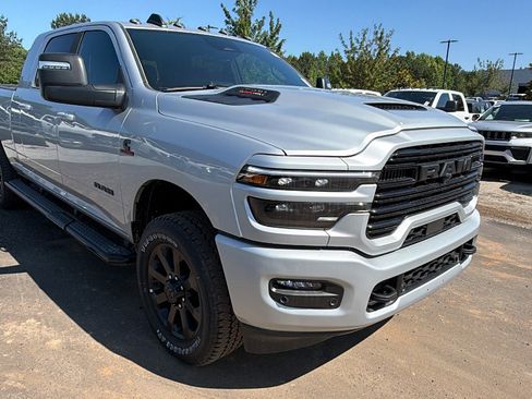 New 2026 RAM 2500 Laramie AWD/4WD image 5