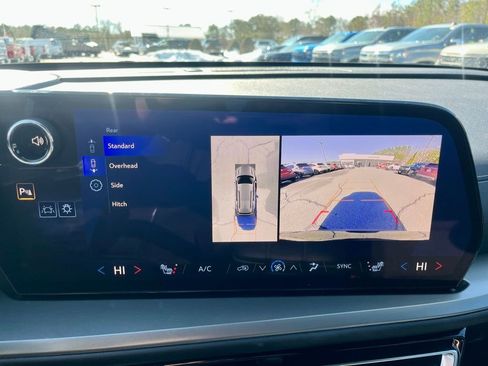 New 2025 Chevrolet Traverse LT w/ Driver Confidence Package FWD image 14
