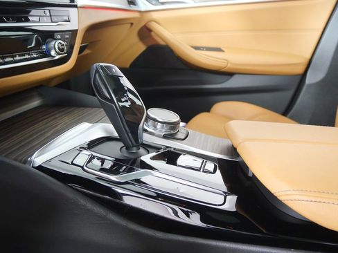 Certified 2023 BMW 530i RWD image 24