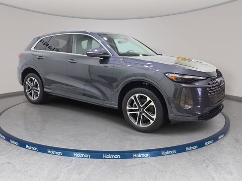 Used 2025 Audi Q5 Premium Plus w/ Premium Plus AWD/4WD image 5