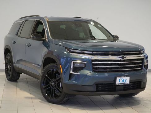 New 2026 Chevrolet Traverse LT w/ Driver Confidence Package AWD/4WD image 2