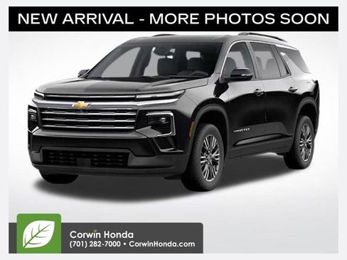Used 2024 Chevrolet Traverse LT image 1
