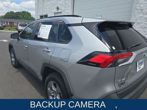 Used 2023 Toyota RAV4 XLE AWD/4WD image 4