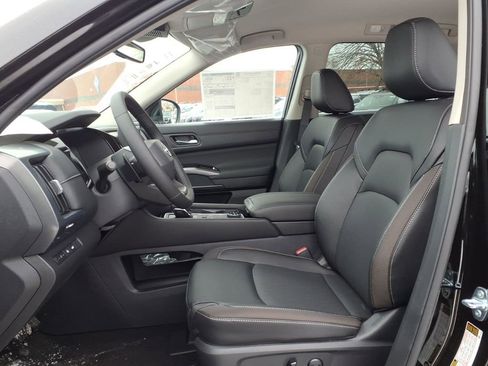 New 2026 Nissan Pathfinder SL image 26