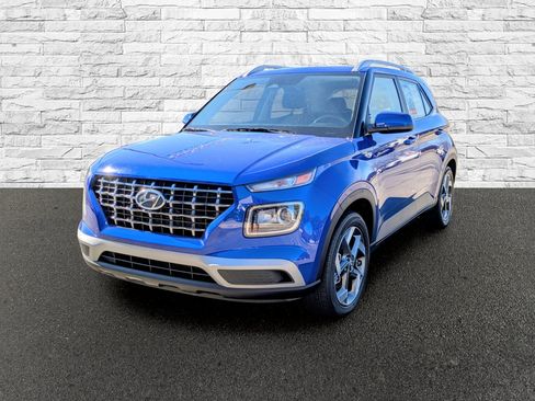 Used 2025 Hyundai Venue SEL FWD image 4