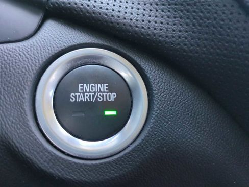 Used 2022 Chevrolet Equinox Premier image 17