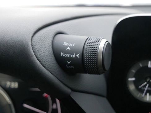 Certified 2025 Lexus ES 300h w/ Accessory Package (Z2) image 27