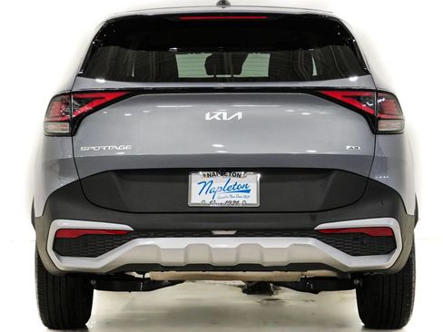 Used 2025 Kia Sportage LX image 7