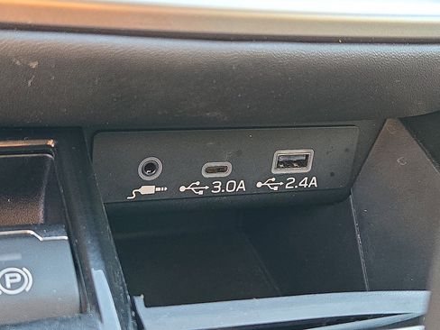 Used 2024 Subaru Outback Premium image 25