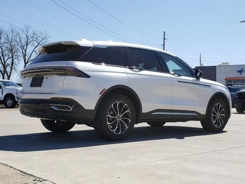 New 2026 Lincoln Nautilus Premier AWD/4WD image 9