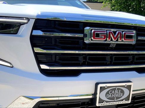 Used 2025 GMC Acadia Elevation FWD image 30