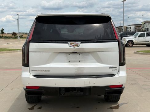 Used 2023 Cadillac Escalade ESV Sport w/ Heavy-Duty Trailer Package AWD/4WD image 6
