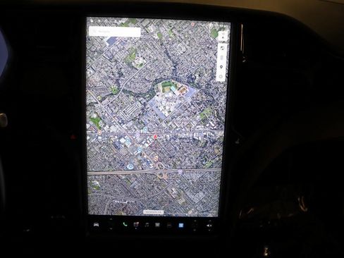 Used 2018 Tesla Model X 75D image 36