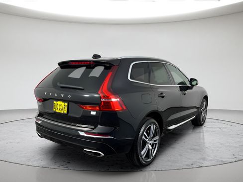 Used 2021 Volvo XC60 T8 Inscription Expression w/ Advanced Package AWD/4WD image 3