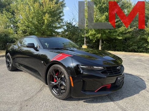 Used 2021 Chevrolet Camaro LT image 1
